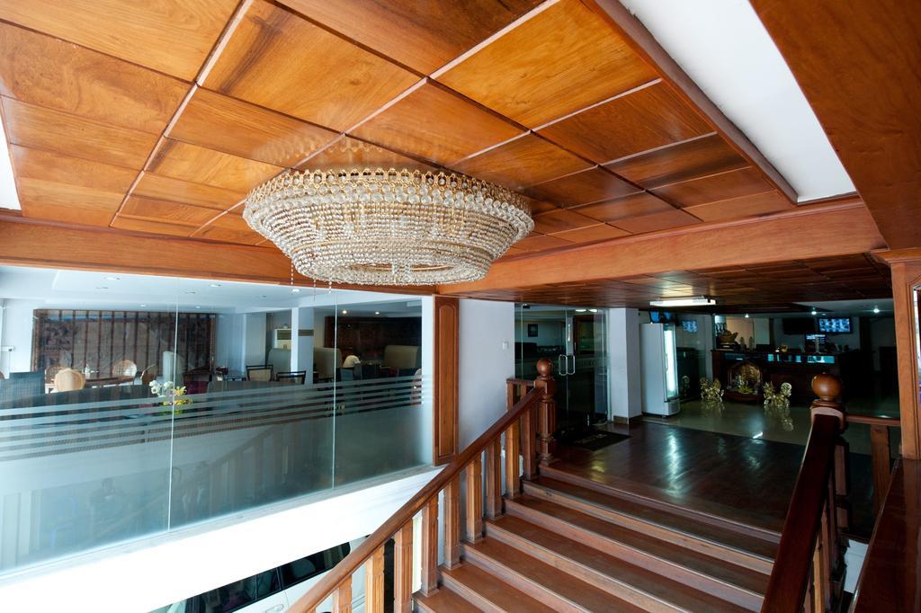 Circuit Hotel & Cafe - Nana Hotel Phnom Penh Ngoại thất bức ảnh