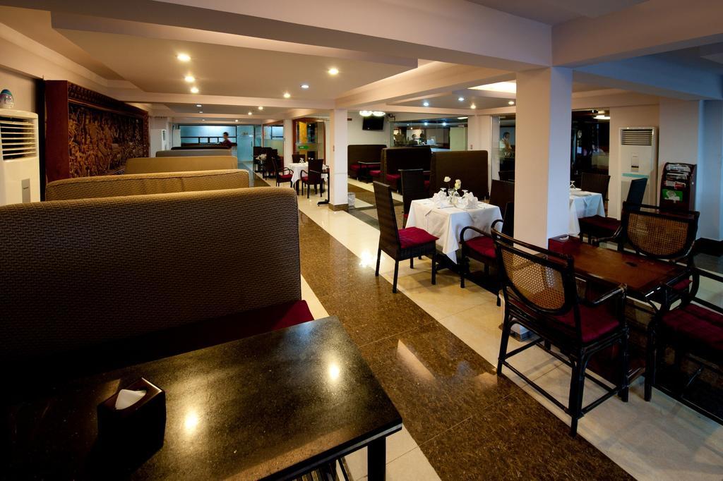Circuit Hotel & Cafe - Nana Hotel Phnom Penh Ngoại thất bức ảnh