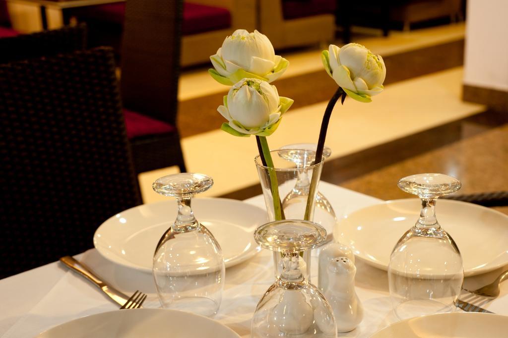 Circuit Hotel & Cafe - Nana Hotel Phnom Penh Ngoại thất bức ảnh