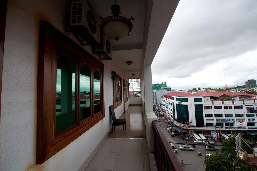 Circuit Hotel & Cafe - Nana Hotel Phnom Penh Ngoại thất bức ảnh