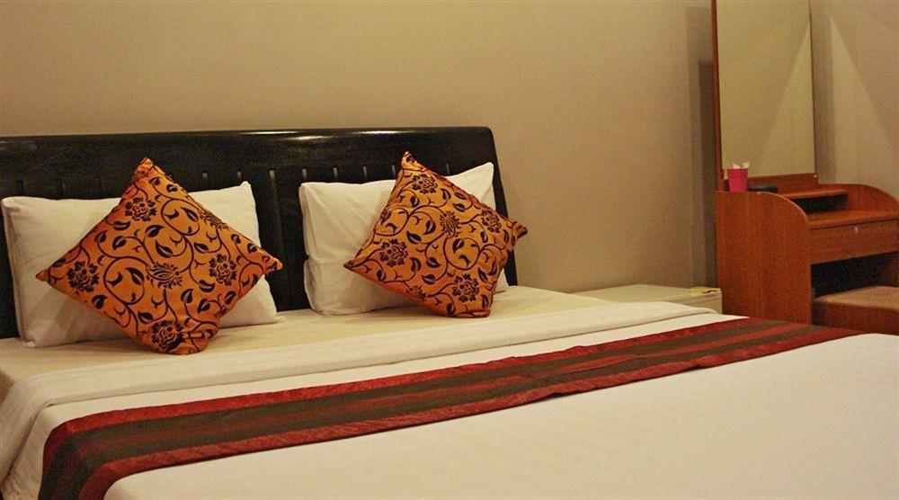 Circuit Hotel & Cafe - Nana Hotel Phnom Penh Ngoại thất bức ảnh