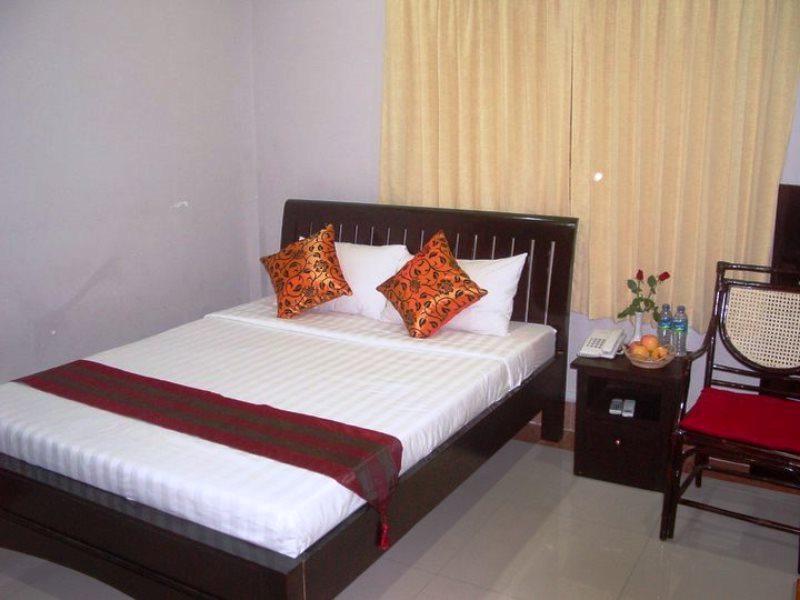 Circuit Hotel & Cafe - Nana Hotel Phnom Penh Ngoại thất bức ảnh